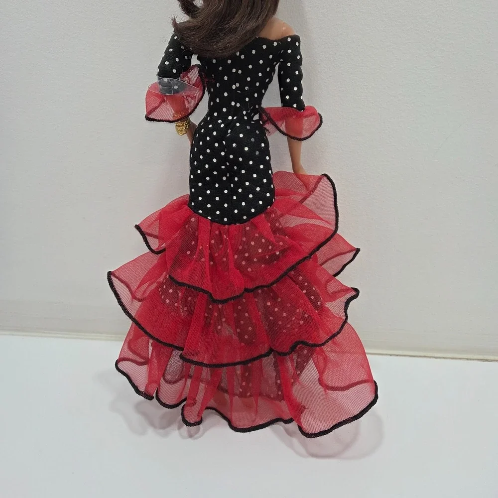 SPAIN BARBIE DOLL DOLLS OF THE WORLD PASSPORT  2012 MATTEL X8421